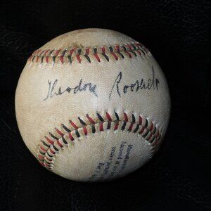President Theodore Teddy Roosevelt novelty replica autographed 1910 MLB baseball